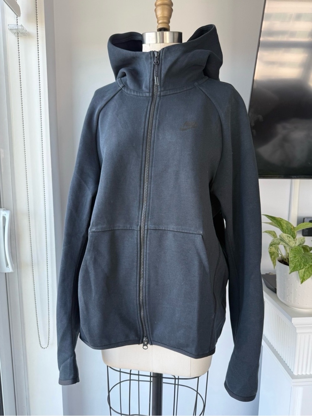 Nike Men's Black Full-Zip Hooded Sweatshirt
